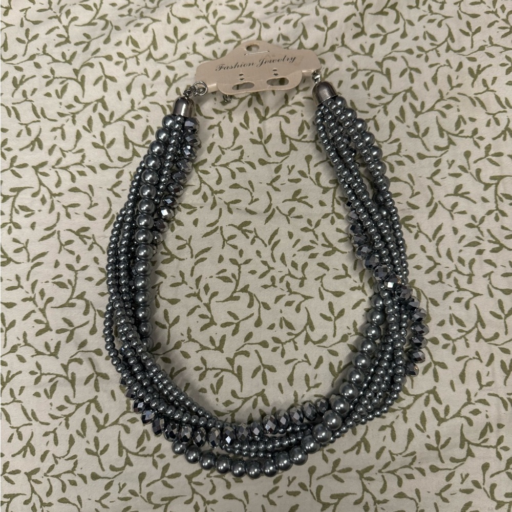 Fashion jewelry multi-stranded bead necklace